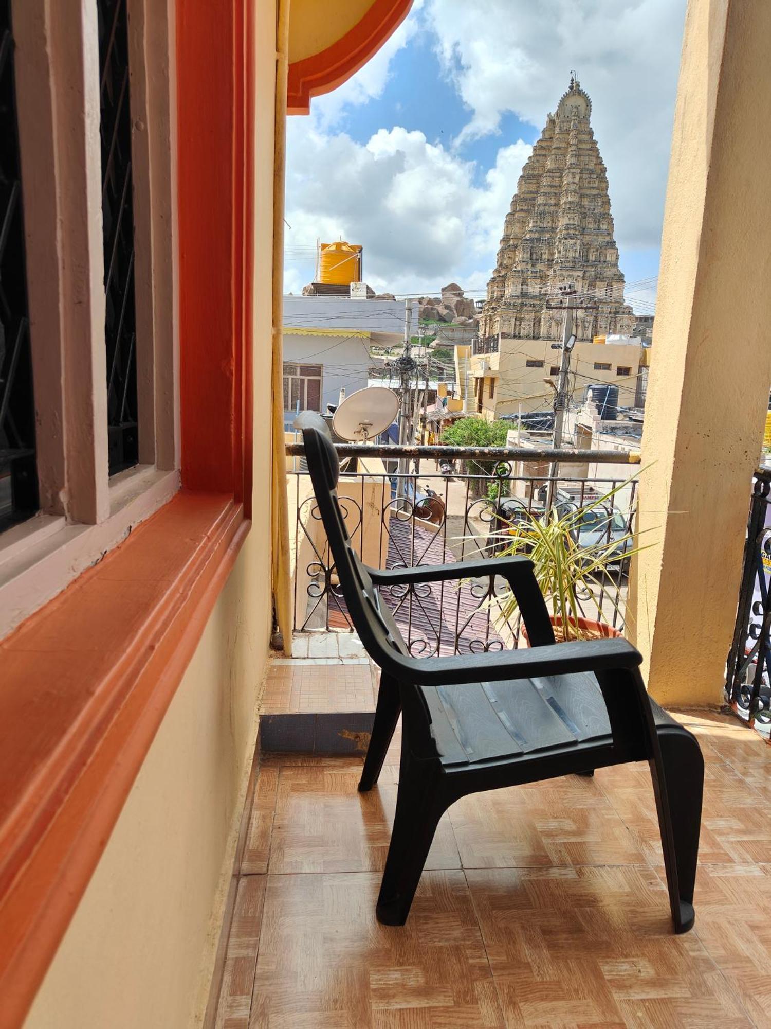 Rocky Guesthouse Hampi Eksteriør billede