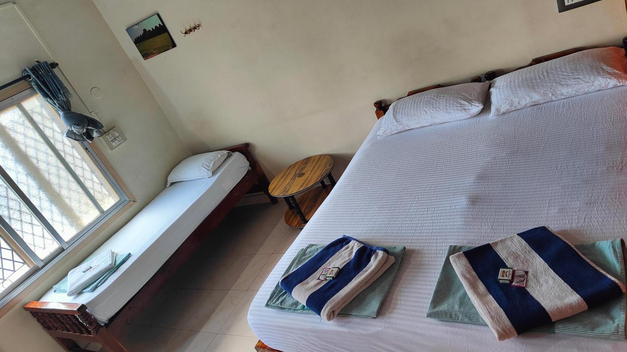 Rocky Guesthouse Hampi Eksteriør billede