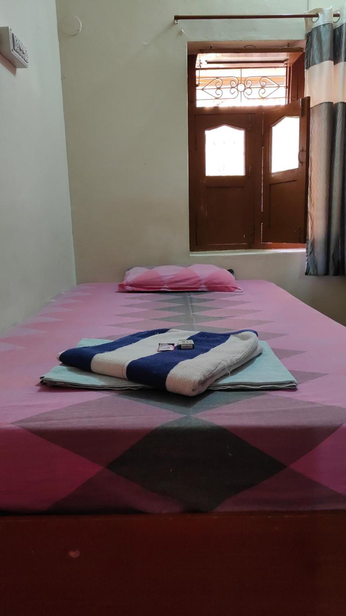 Rocky Guesthouse Hampi Eksteriør billede