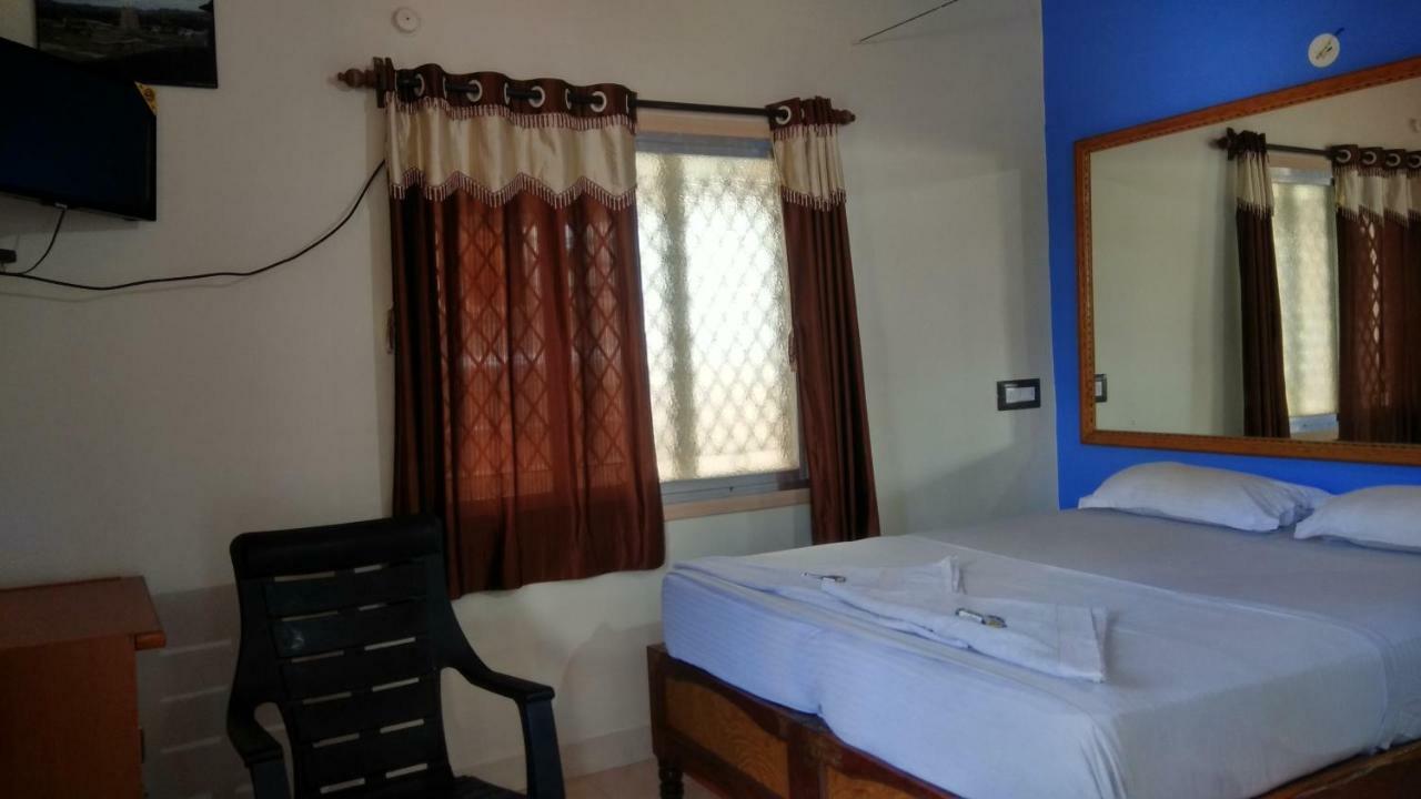 Rocky Guesthouse Hampi Eksteriør billede