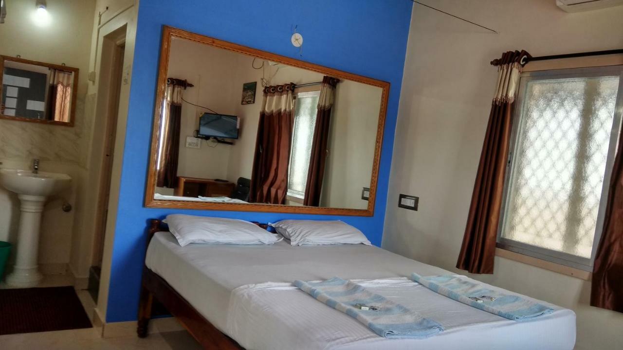 Rocky Guesthouse Hampi Eksteriør billede